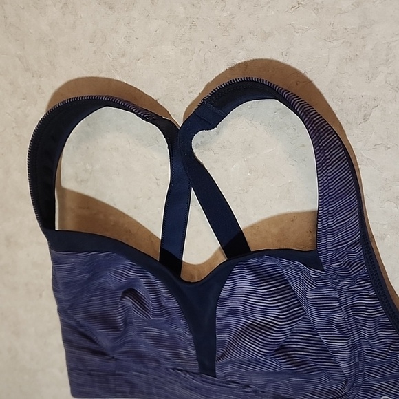 Lululemon Ta Ta Tamer Bra size 32D - Picture 3 of 7